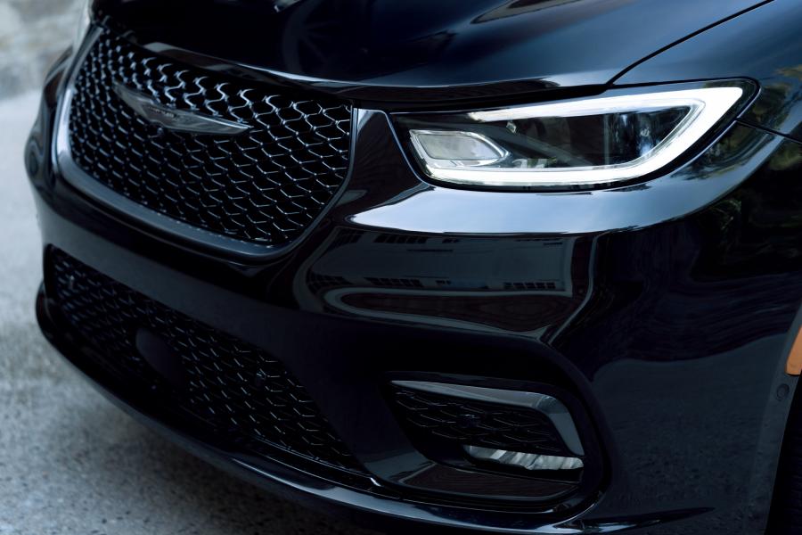 Детали экстерьера Chrysler Pacifica Limited S Appearance Package AWD (RU) 2020 года  (фото 34 из 70)